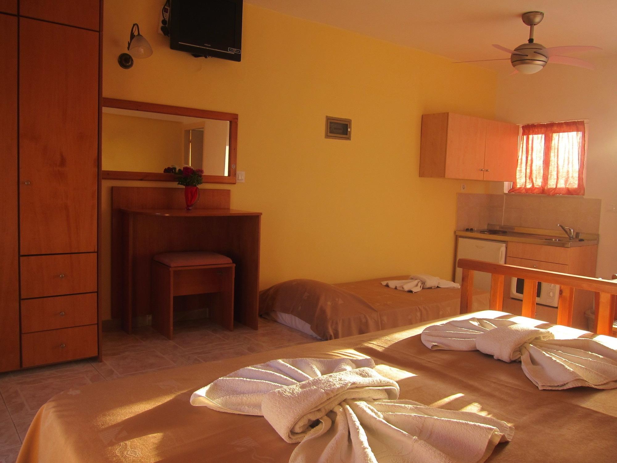 Baladinos Apartments Gerani  ภายนอก รูปภาพ