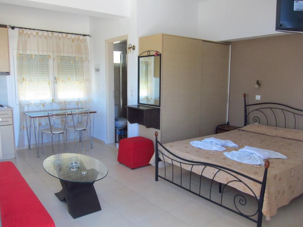 Baladinos Apartments Gerani  ภายนอก รูปภาพ